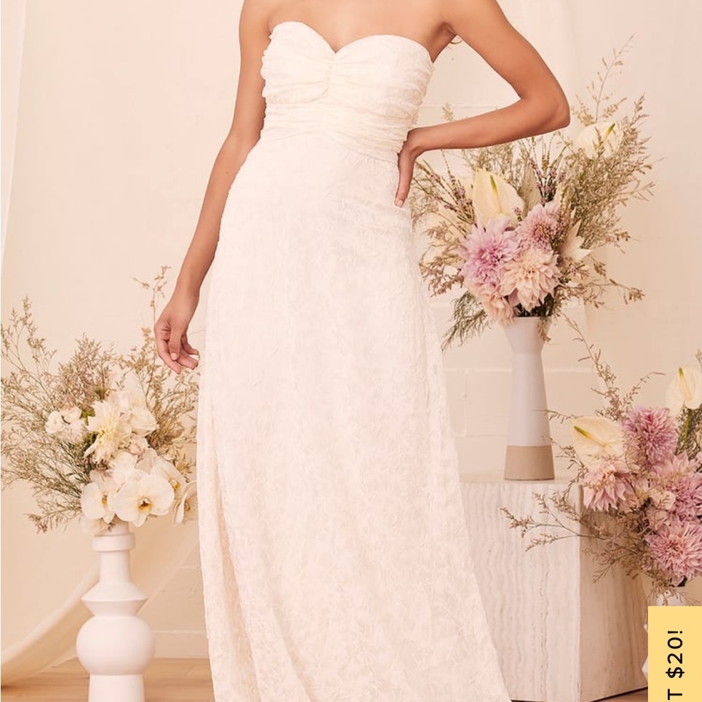 Strapless Bridal-Style Lulu’s Maxi Dress in Cream✨